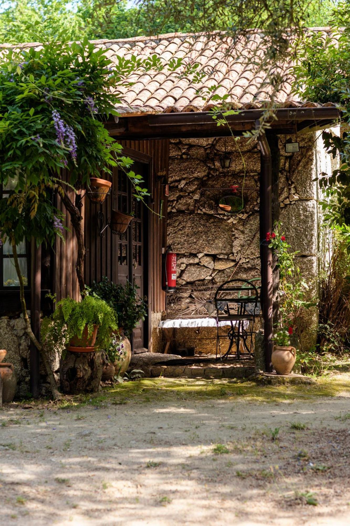 Gasthaus Chale Da Quinta "Lavoura Da Bouca - Fruta Bio" Celorico De Basto Exterior foto